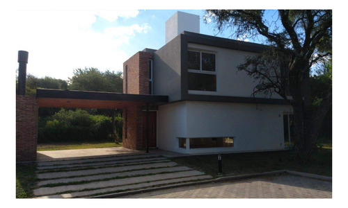 Imagen 2 de 16 de Casa En Housing De Villa Allende Golf!