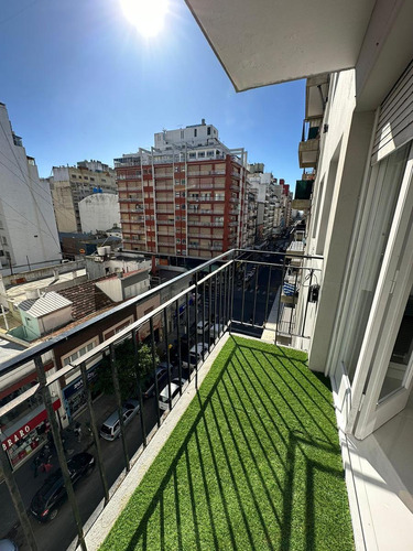 Dos Ambientes A La Calle Con Balcon Sliente Vereda De Sol 