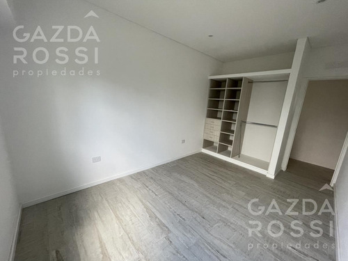 Imagen 8 de 15 de Moderna Y Amplia Casa Con Piscina A Estrenar En Cruz Del Sur, Canning!