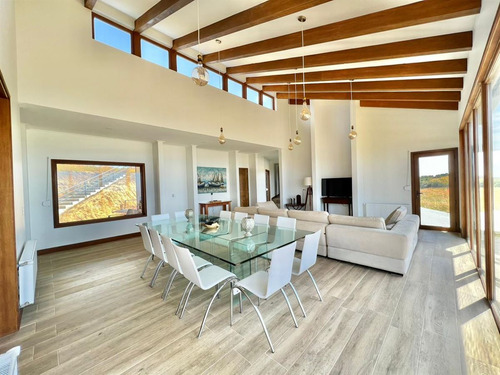 Casa En Venta De 5 Dorm. En Ancud Chiloé