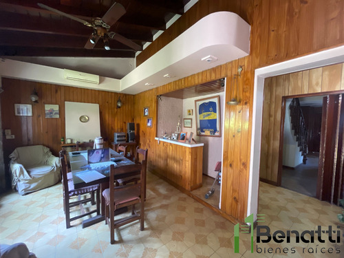 Casa En Lote Propio En Venta. Ciudadela. Excelente Ubicación