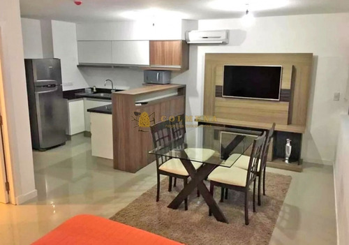 Apartamento En Muy Buena Ubicacion En La Brava A Pocas Cuadras Del Mar, Monoambiente Excelente Con Linda Vista.- Ref: 1877