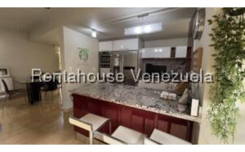 #25-13935 Confortable Y Amplio Apartamento En Campo Alegre