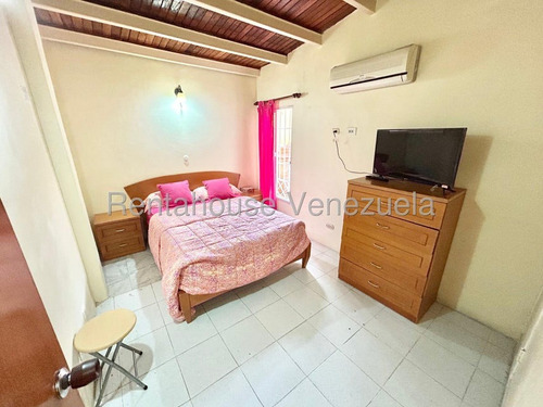Ana Karina Molleja Vende Amplia Casa En Zona Este Barquisiemto, Lara /akm