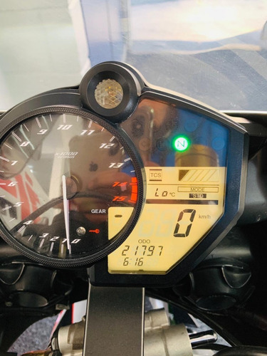 Yamaha R1 2013 Preta