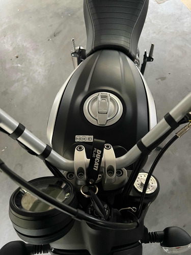 Ducati Scrambler Icon Dark 800