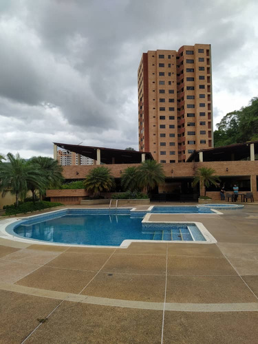 C-8870 Hermoso Y Cómodo Apartamento Ubicado En Res. Las Brisas En Mañongo