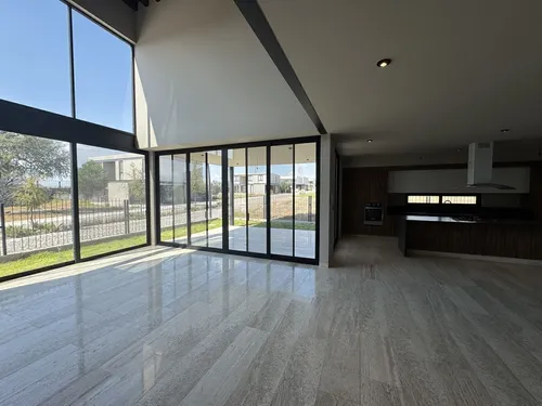 Hermosa Casa Nueva! A Estrenar!