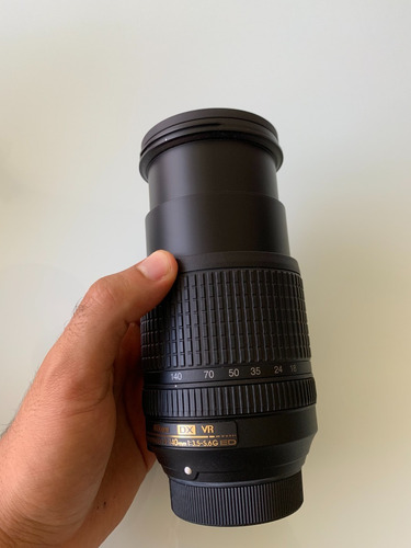 Nikon D7200 + Lente 18-140mm