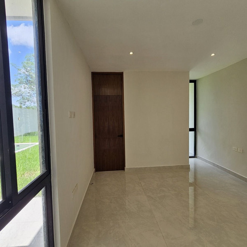 Casa En Venta En Privada Residencial Alura, Cholul.