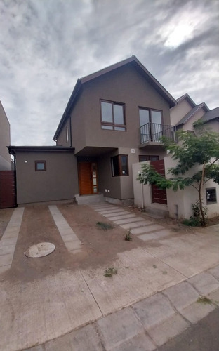 Arrienda Casa Nueva - 3d + 3b - Mall Tobalaba