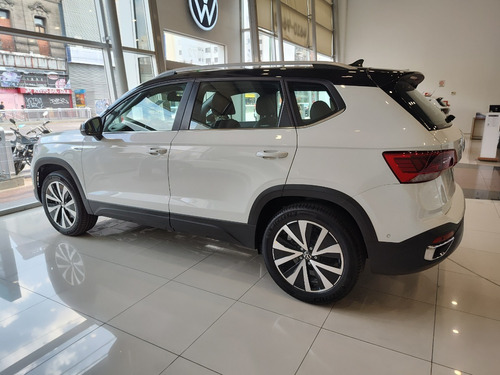 Imagen 18 de 25 de Volkswagen Taos Highline 250 Bitono Autotag My23 Autotag 0km