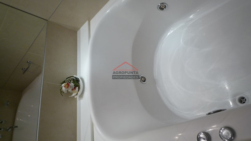 Apartamento En Brava, 3 Dormitorios *- Ref: 1291