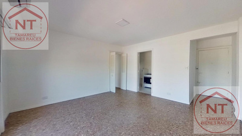 Departamento 2 Ambientes. Balcon Corrido. Piso Alto. Villa Del Parque. 58m