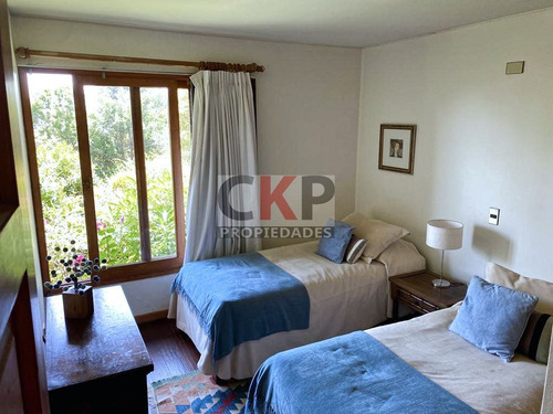 Gran Casa Con Parque Privado En Santo Domingo