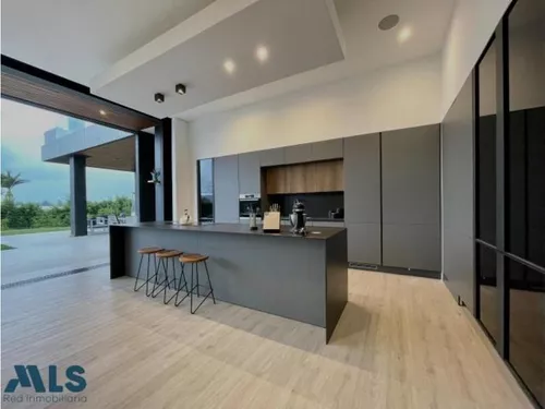 Estrena. ¡imponente Y Perfecta! Piscina, Jacuzzi,...(mls#242405)