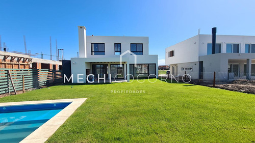 Casa En Venta De 3 Dormitorios Carpinchos, Nordelta