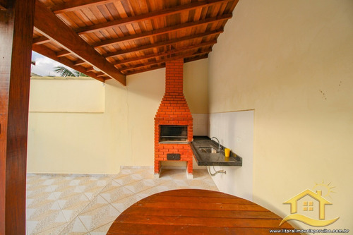 Casa No Bairro Em Peruíbe - Lcc-3809