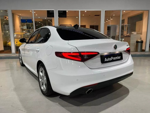 Alfa Romeo Giulia 2.0 200cv 200 Distinctive