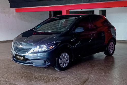 Imagen 4 de 14 de Chevrolet Onix Ls Joy 2019