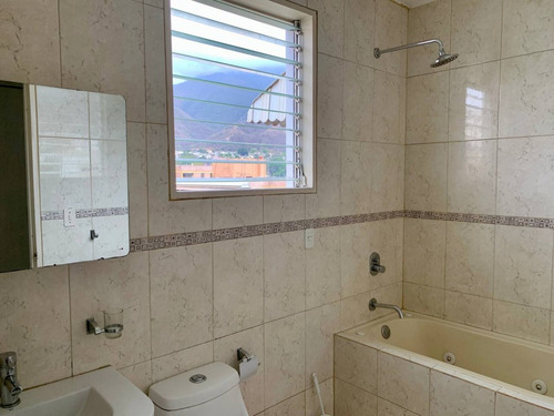 Imagen 21 de 24 de Apartamento Alquiler El Marques Mls # 22-28275