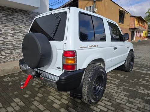 Mitsubishi Montero 3.0 V13