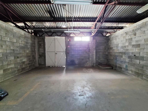 Oficinas Con Bodega En Parque Industrial Toluca