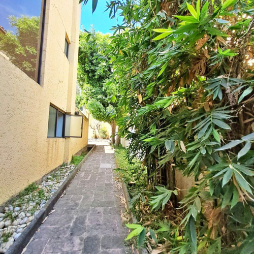 Venta De Terreno Con Construcción En Privada En Las Lomas
