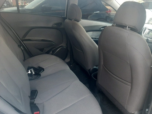 Imagem 5 de 8 de Hyundai Hb20s 2014 1.0 Comfort Plus Flex 4p