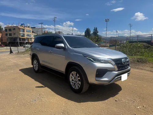 Toyota Fortuner Srv