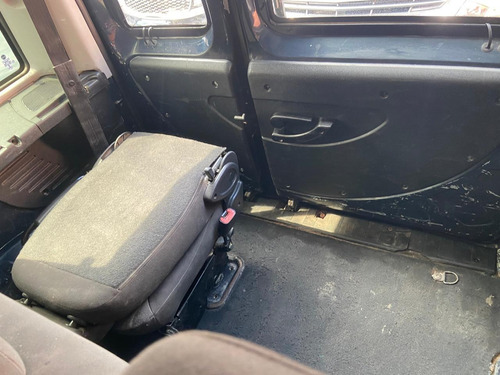 Fiat Doblo 1.8 16v Essence Flex 5p
