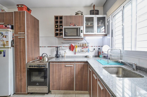 Duplex En Venta Cochera Y Jardín En Ituzaingó