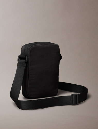 Bandolera Reporter Negra Con Monograma Calvin Klein Hombre