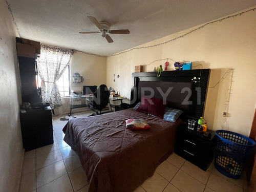 Casa En Venta En Residencial Dalias, San Luis Potosí, Slp.
