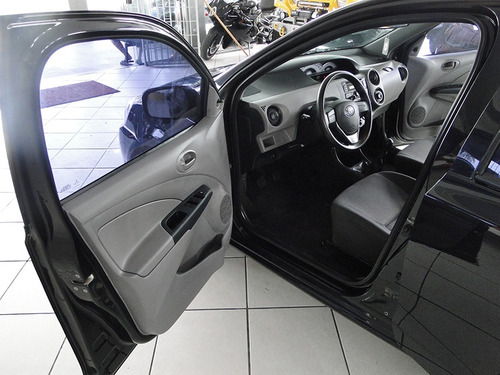 Toyota Etios Xs 5p