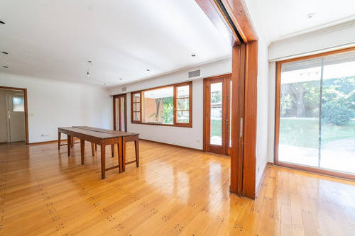 Imagen 6 de 30 de Venta / Alquiler - Imponente Casa En La Lucila Partido De Vicente Lopez - A Metros Del Río