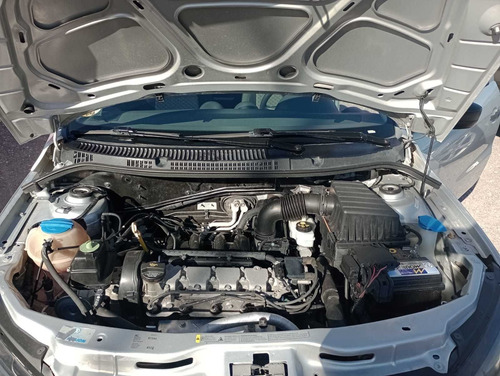 Imagen 12 de 13 de Volkswagen Saveiro 1.6 L/13 Aa+ps 2015