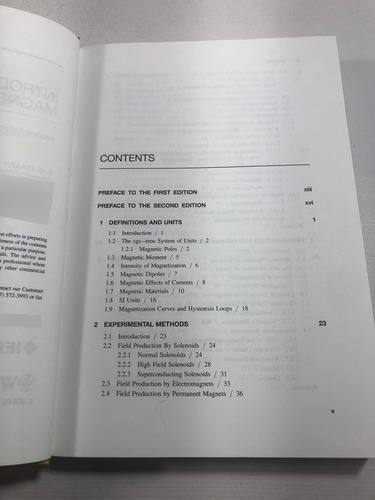 Livro Introduction To Magnectic Materials - B. D. Cullity E C. D. Graham - Editora Wiley & Sons - 2ª Edição - 2009 R272 (Usado)