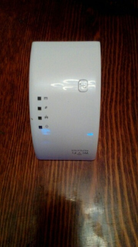Repetidor Amplificador 300 Mbps Amplia La Señal De Internet Color Blanco