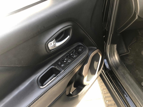 Imagem 6 de 15 de Jeep Renegade 2016 2.0 Longitude 4x4 Aut. 5p