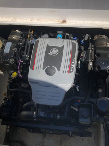 Imagen 10 de 16 de Canestrari 235 Lancha Cuddy V8 Duo Prop