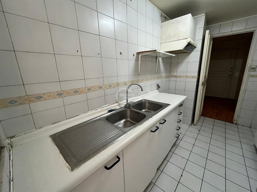 Departamento En Arriendo De 2 Dorm. En Las Condes