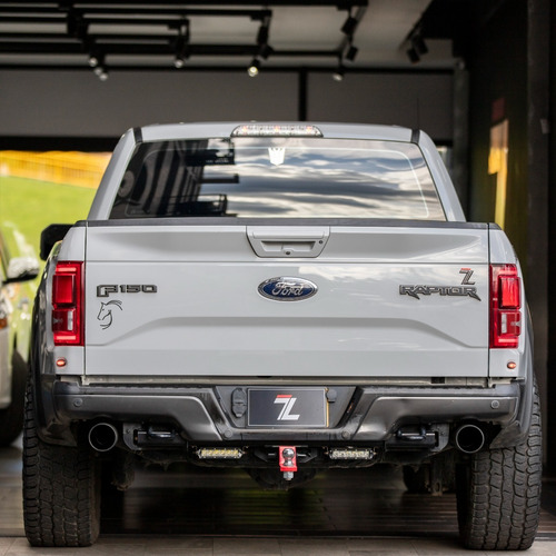 Imagen 12 de 23 de Ford F-150 Raptor Cabina