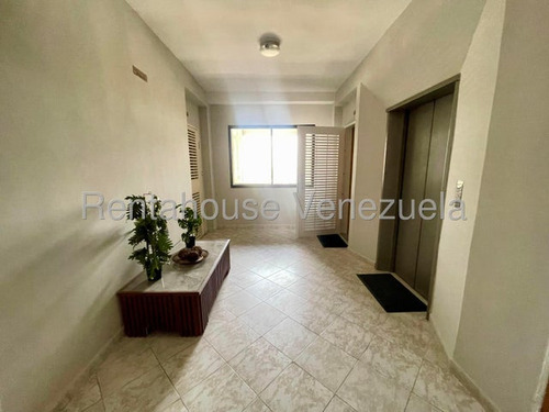 Maribel Morillo Asesor Inmobiliario De Rentahouse Vende Hermoso Y Moderno Apartamento De 3 Hab. Y 2 Baños, Conjunto Privado Del Triangulo Del Este Barquisimeto Lara