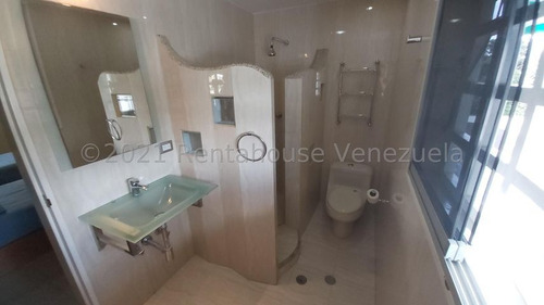 Imagen 13 de 14 de Casa En Venta En Cumbres De Curumo 22-3768 Carolina Fermoso 0424-2083128