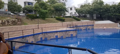 Arriendo Casa 2 Pisos, 3 Alcobas, 2 Baños