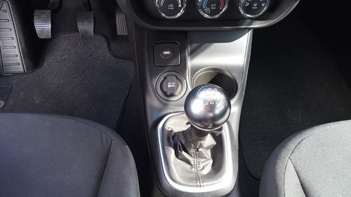 Imagem 10 de 10 de Fiat Toro Endurance 1.8 Manual 2021 Preta