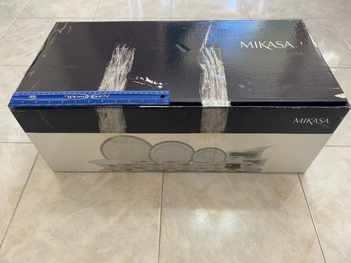 Vajilla Mikasa Para 8 Personas De 45 Piezas Con Platino.