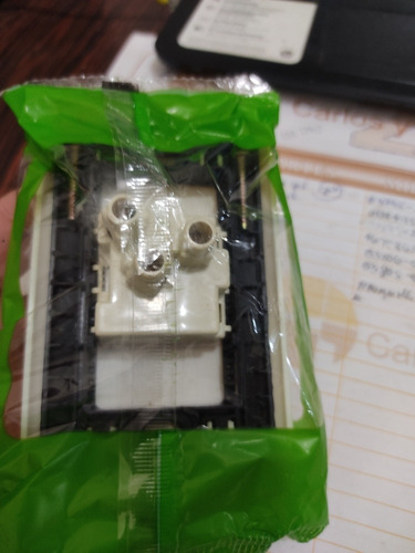 Toma Corriente Para Empotrar 3x20 Amp.