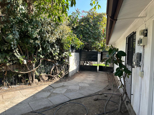 Casa Recién Remodelada Con Excelente Conectividad